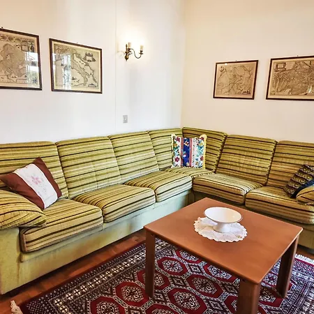 Lägenhet Monte Livrio By Interhome